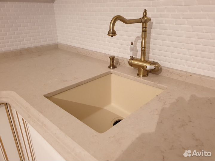 Кухонная столешница из искусственного камня