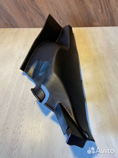 Обшивка стойки задняя левая Toyota Corolla 180