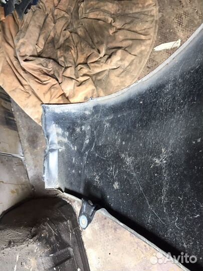 Переднее правое крыло А4 B9