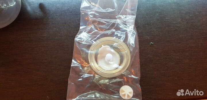 Молокоотсос Avent, бутылочки и контейнеры via