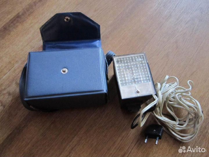 Фотовспышка к пленочному Зениту