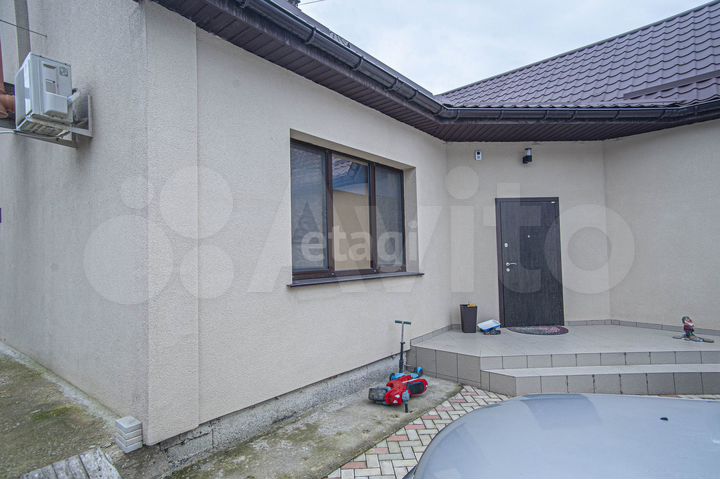 Дом 202,8 м² на участке 5,9 сот.