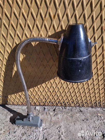 Фонарь закрытого типа