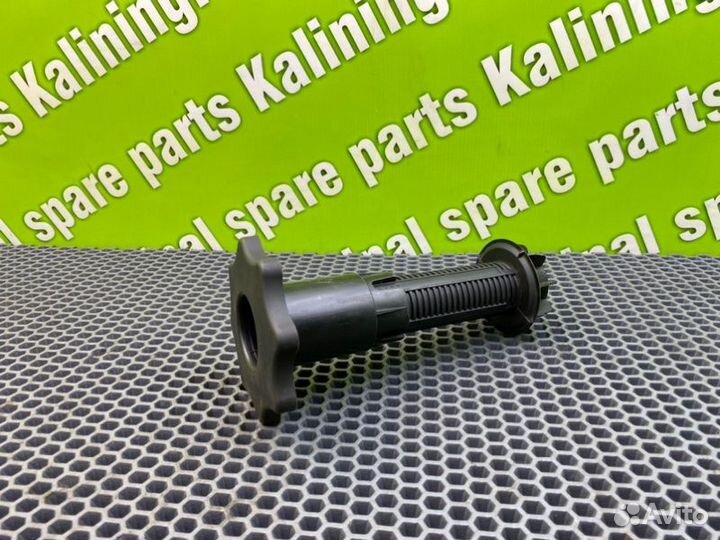 Болт крепления запасного колеса Audi A6 C6 (4F2)