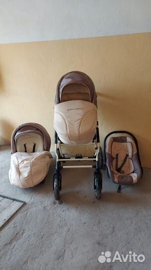 Продаю детскую коляску (3 в одном)