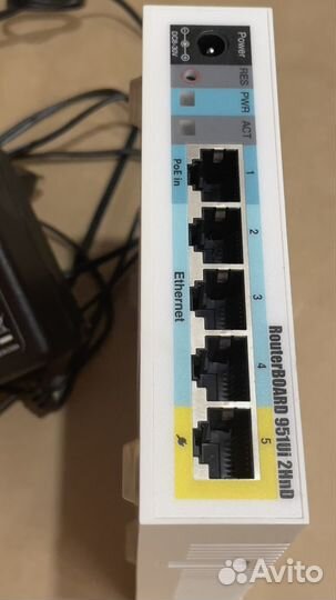 WiFi роутер Mikrotik RB951Ui-2HnD