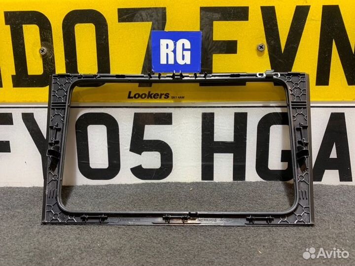 Рамка магнитолы Volkswagen Golf cavd 1.4 2009