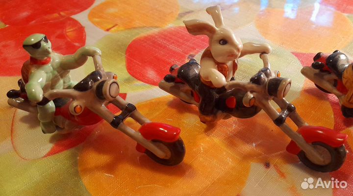 Коллекция фарфоровых фигурок животных 