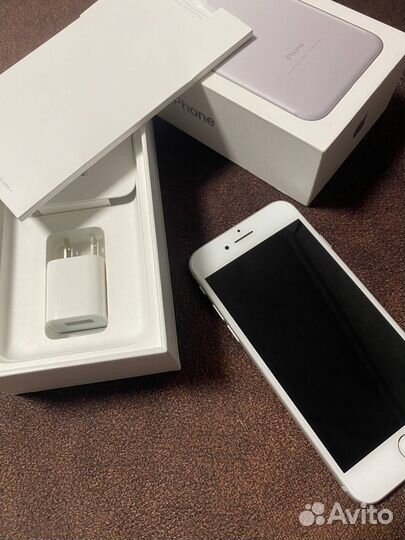 iPhone 7, 32 ГБ