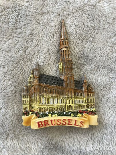 Сувенирные магниты на холодильник из разных стран