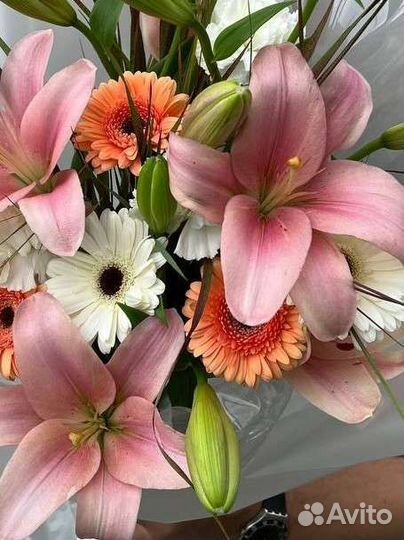 Герберы и Лилии