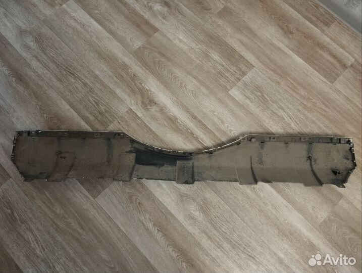 Накладка заднего бампера mitsubishi pajero 4