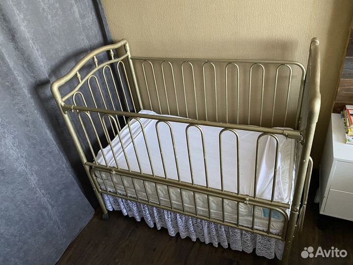 Детская кровать (ортопедический матрас, юбка)