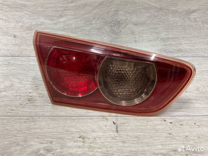 Фонарь внутренний задний левый Mitsubishi Lancer