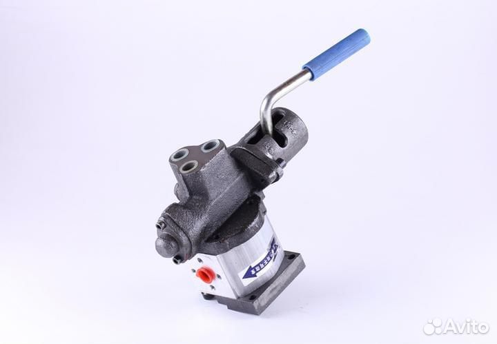 Насос нш с распределителем минитрактора