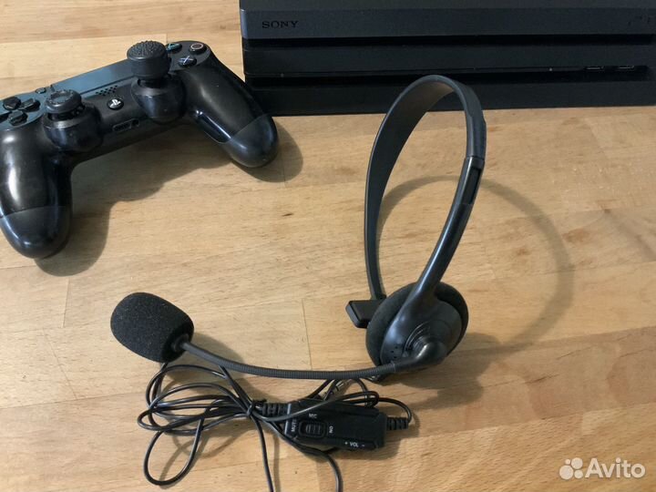 Стримерская Sony PlayStation 4 PRO + аксессуары