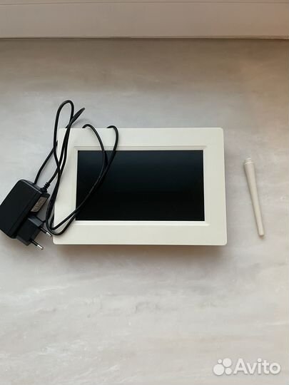 Цифровая фоторамка Digma