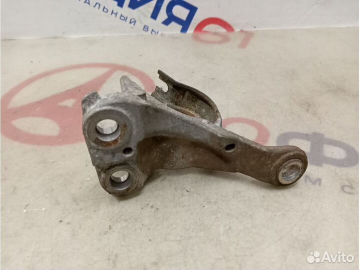 Кронштейн опоры привода renault duster
