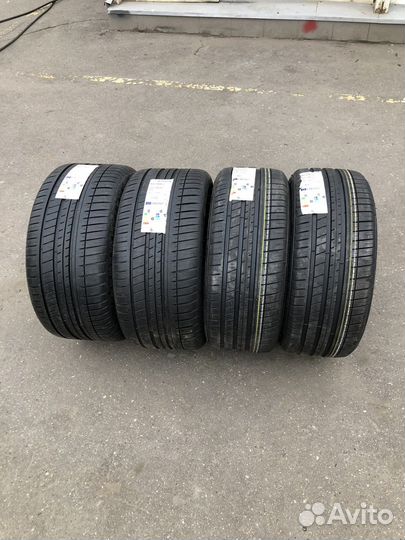 Michelin Pilot Sport 3 245/35 R20 и 275/30 R20 97Y