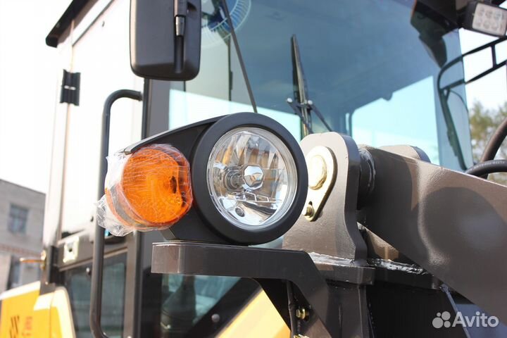 Фронтальный погрузчик Redstar ZL30, 2023