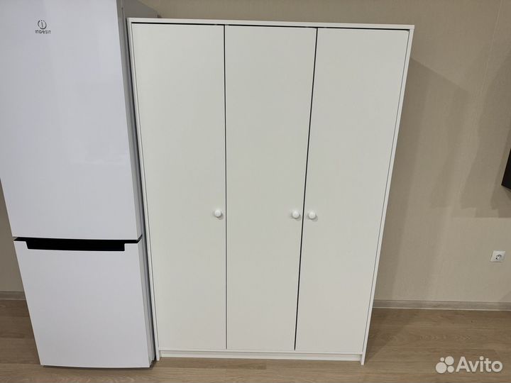 Шкаф 1.75 новый