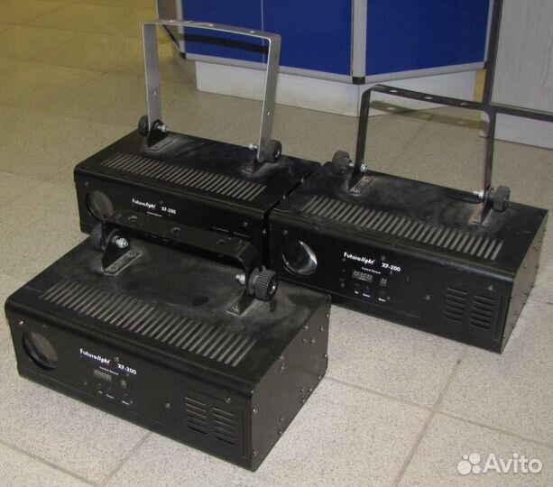 Светомузыка FL XF-200 3шт Pro Gobo Mic DMX 250W