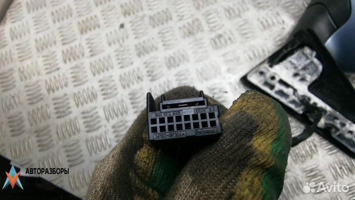 Зеркало наружное левое Volkswagen Golf Plus 2 2010