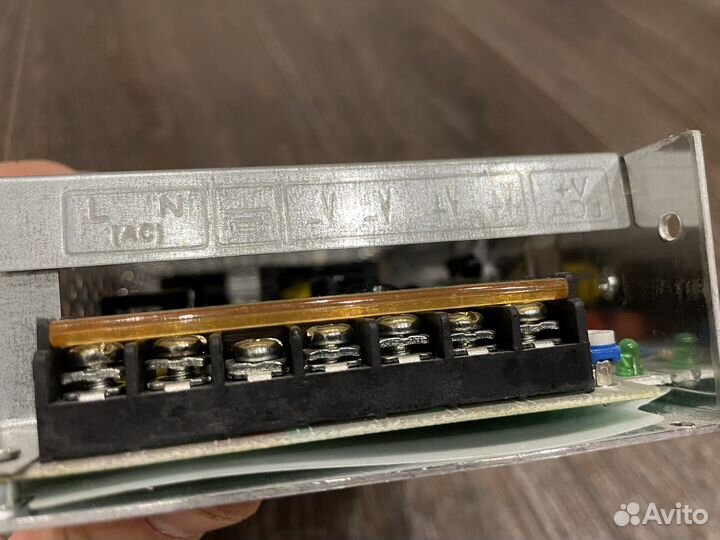 Блок питания 24V 8.35A