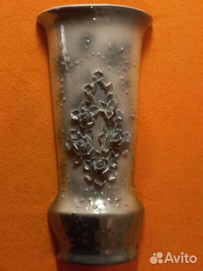 Керамическая ваза- кашпо настенная