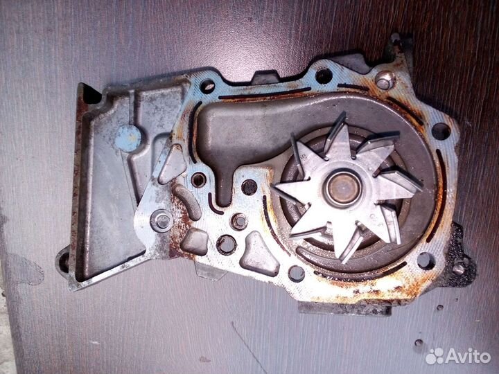 Водяная помпа на Renault