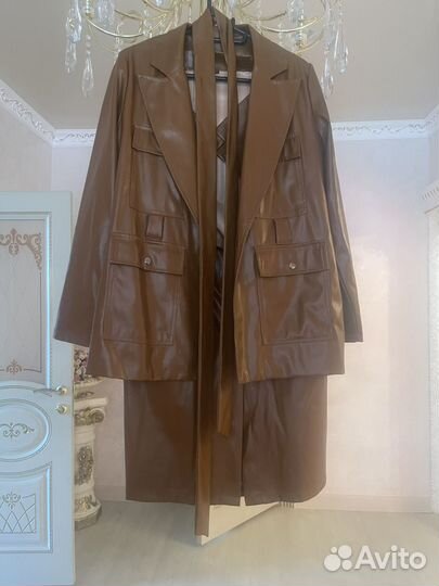 Кожаный плащ