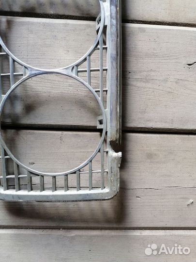 Продаю решотку декоративную на ваз 2103