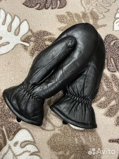 Кожаные варежки