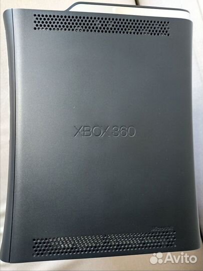 Xbox 360 Elite. Комплект 