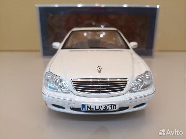 Mercedes S-Class W220 S600 (98-02г) Белый 1:18