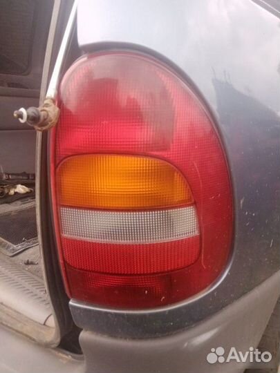 Фонарь задний правый Chrysler Voyager 3