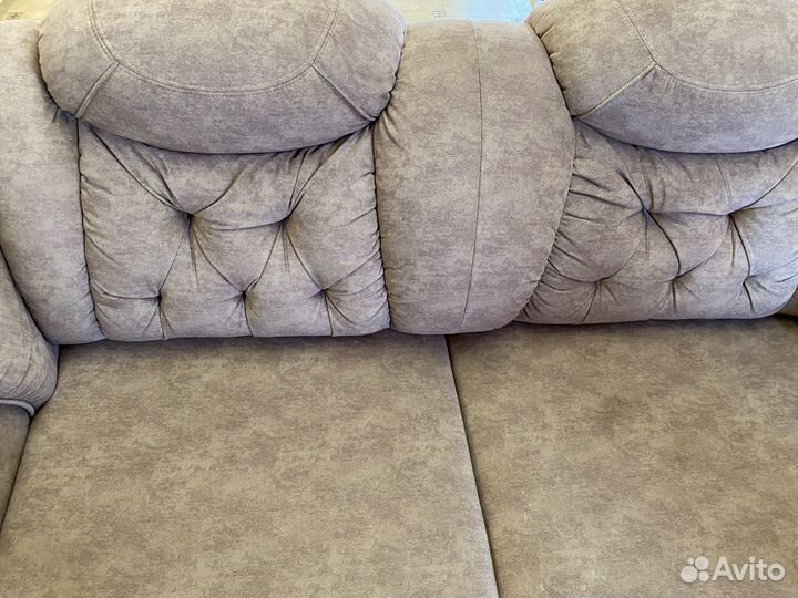 Диван с креслом