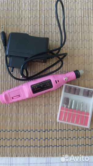 Компактный аппарат для маникюра с фрезами