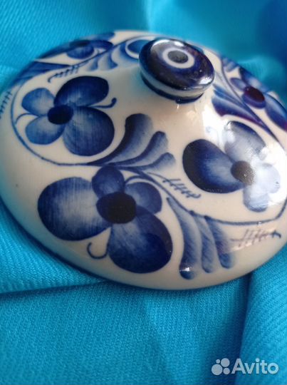 Гжель в разборе. Крышка, пельменница, масленка