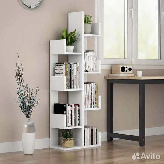 Стеллаж и декор