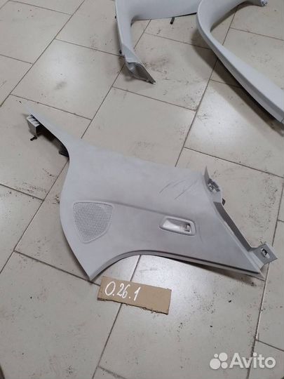 Обшивка задней стойки Mercedes Glc x253