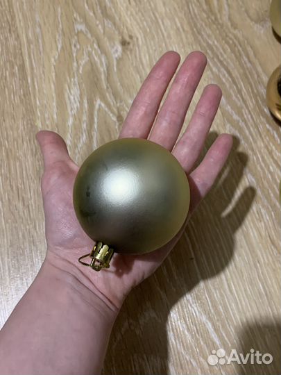 Елочные шары большие золотые новогодние много