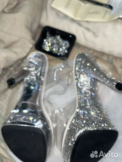 Инкрустация стразами