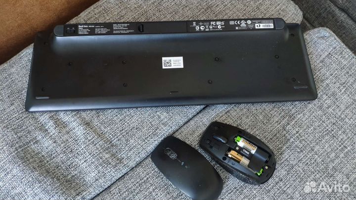 Комплект беспроводная клавиатура и мышь Dell km632