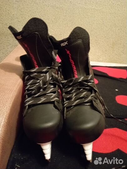 Коньки хоккейные