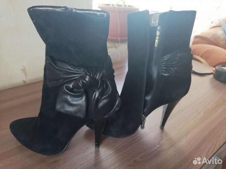 Полусапожки замшевые Holissy 38 размер