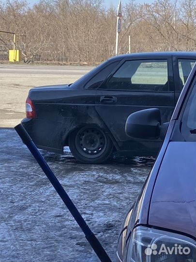 Капот на priora 2