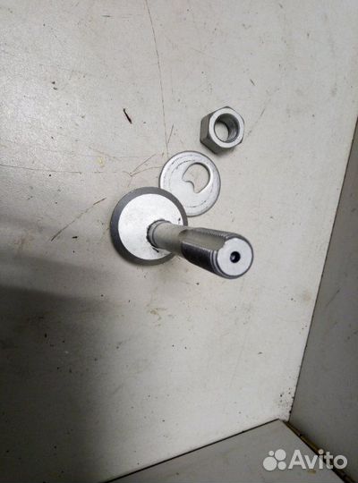 Болт развала регулировки передних колес Volkswagen