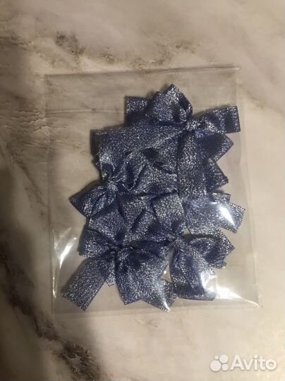 Новогодние бантики на елку