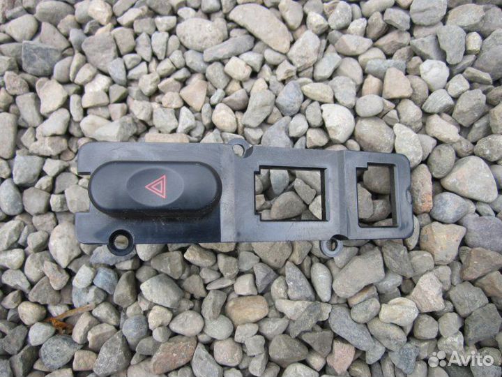 Кнопка аварийки Mitsubishi Challenger K99 6G74